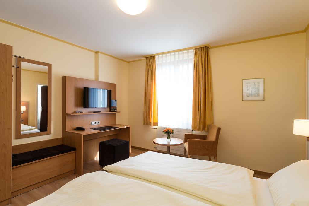 Hotel Hirschen 콘스탄츠 외부 사진